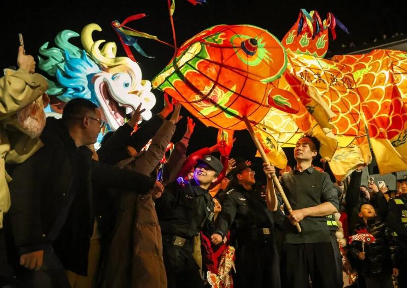 “泼天”流量来袭！看黄山公安如何硬核“接招”