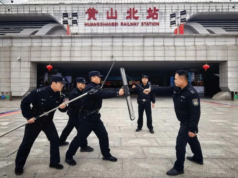 黄山：“双轮驱动”促辅警能力提升