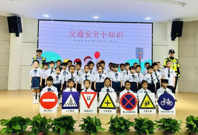 “六一”，警察叔叔和小朋友们的趣事~