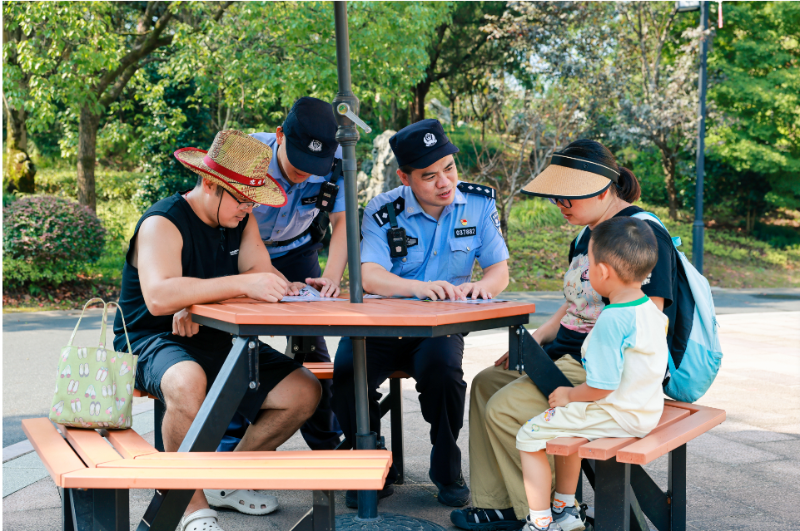 国庆游黄山，这份来自警察的“特别守护”你收到了吗？